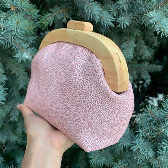 Pink Embossed Leather Handmade Round Wooden Frame Clutch/Crossbody & 2 Chains - Picture 12 of 16